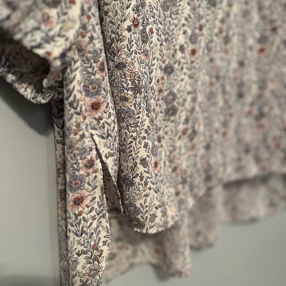 Rose + Olive floral blouse 1X - Picture 6 of 6